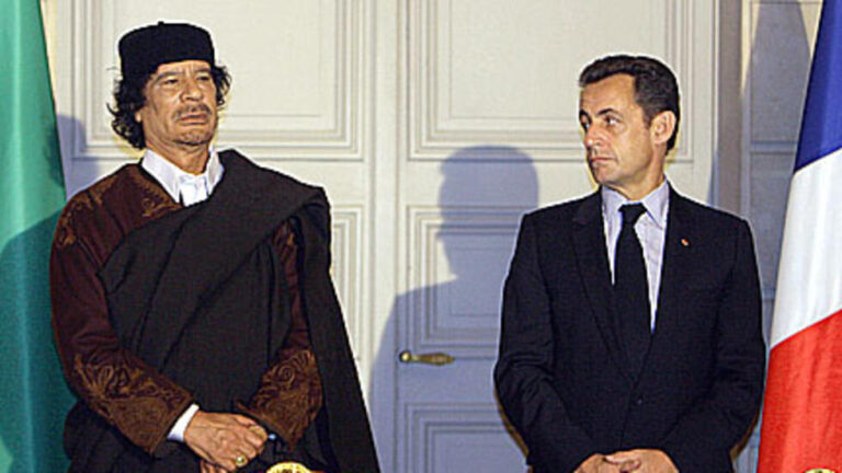 Nicolas Sarkozy face à la justice : un procès historique débute