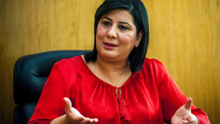 Tunisie : deux ans de prison pour l'opposante Abir Moussi