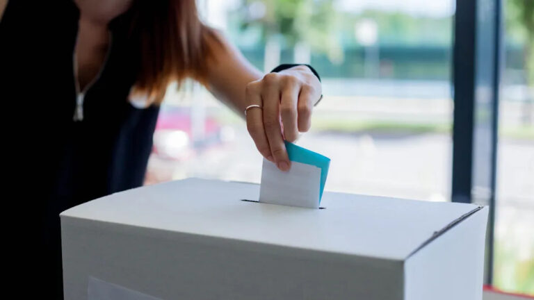 Le Royaume-Uni accorde le droit de vote aux jeunes dès 16 ans Le Royaume-Uni accorde le droit de vote aux jeunes dès 16 ans