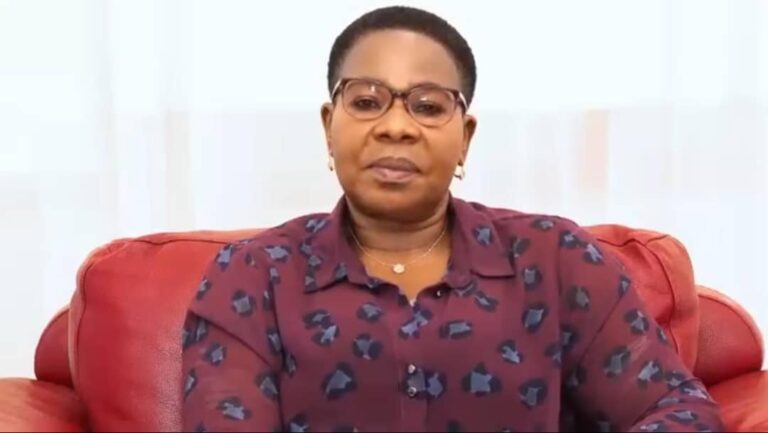 Togo Sortons avec dignité - Mme Gnakadé soutient les manifestations du 30 août