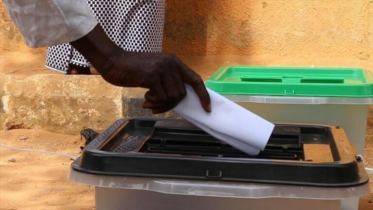 Guinée : indignation après la caution de 100 000 dollars pour les candidats Guinée : indignation après la caution de 100 000 dollars pour les candidats