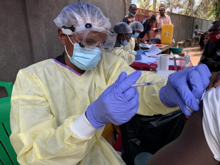 L’épidémie d’Ebola en RDC semble sous contrôle selon l’OMS